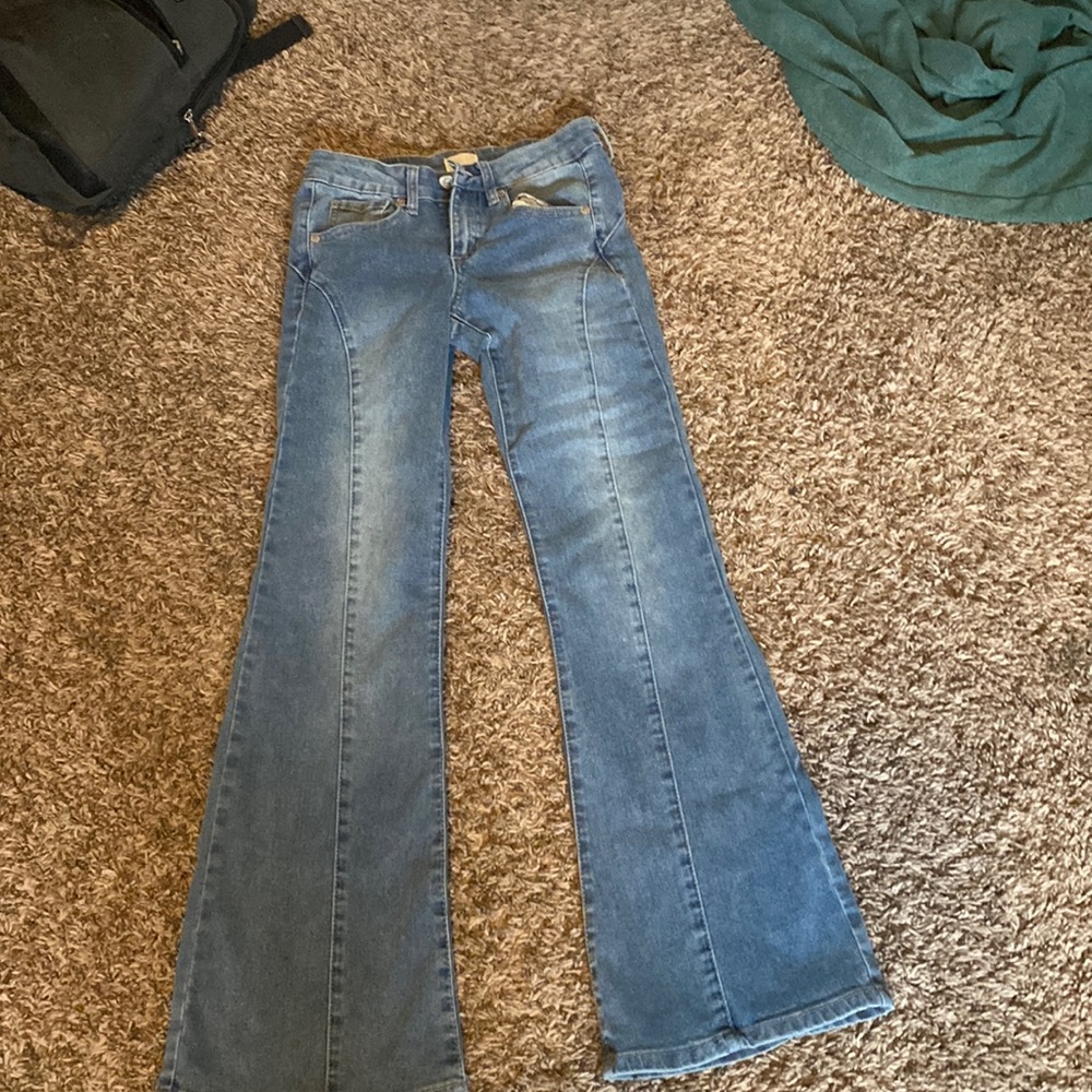 BOOTCUT